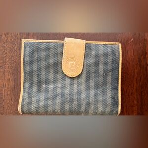 Fendi - Rare kiss lock wallet